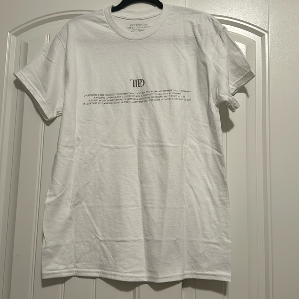 Taylor Swift Shirt (M)